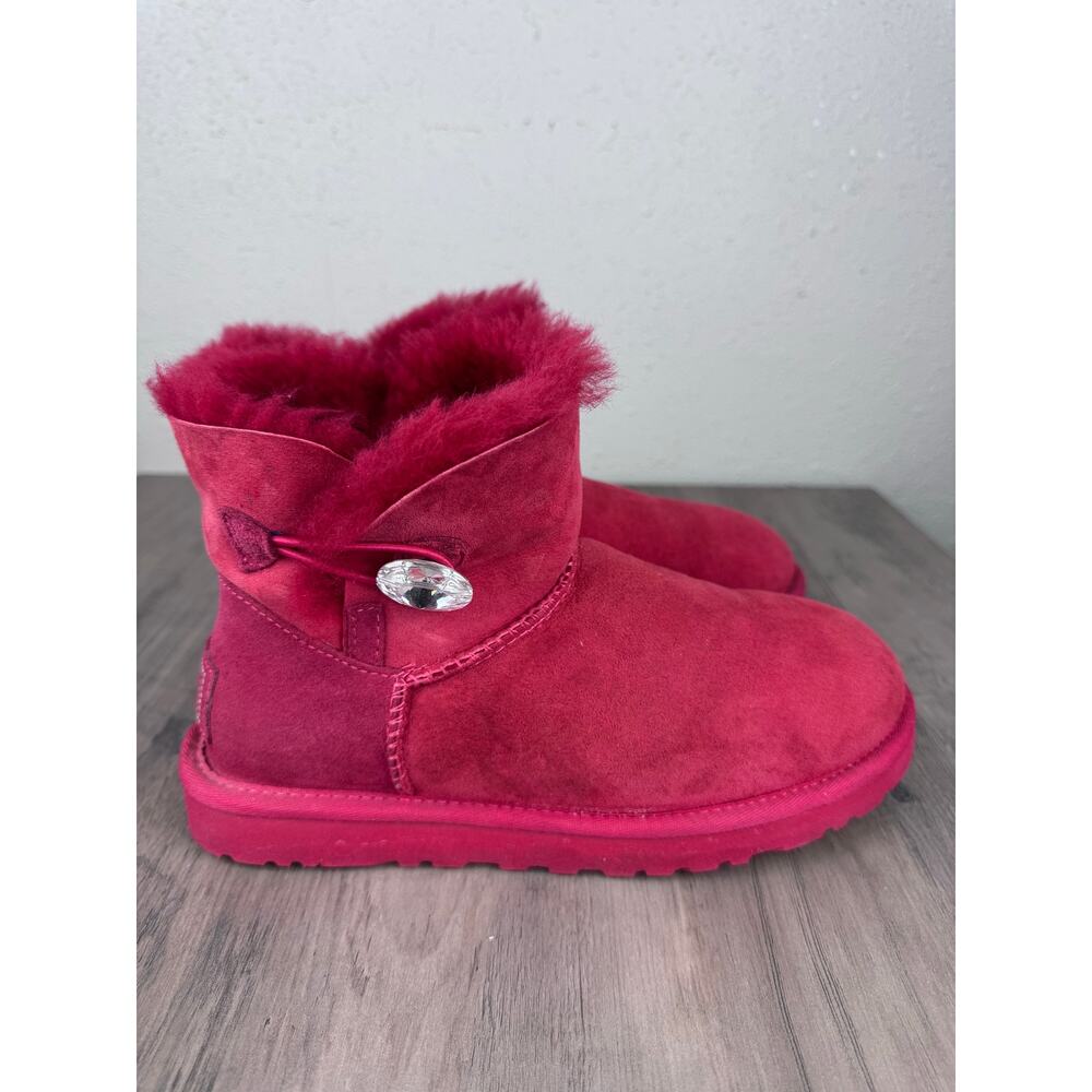 Ugg Mini Bailey Boot red women's size 7 (38)